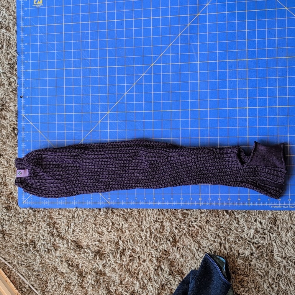 Lululemon, dark Purple Knit Leg Warmers - Picture 2 of 6